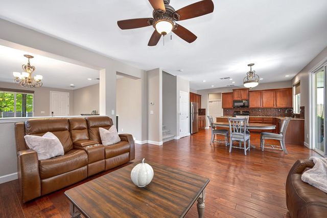 2104 Stansfield Dr, Roseville, CA 95747
