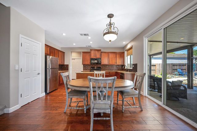 2104 Stansfield Dr, Roseville, CA 95747