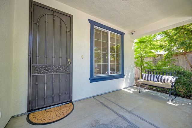 2104 Stansfield Dr, Roseville, CA 95747