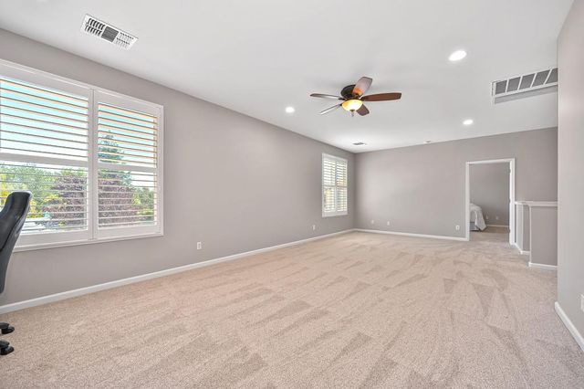 2104 Stansfield Dr, Roseville, CA 95747