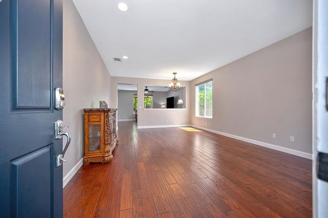 2104 Stansfield Dr, Roseville, CA 95747