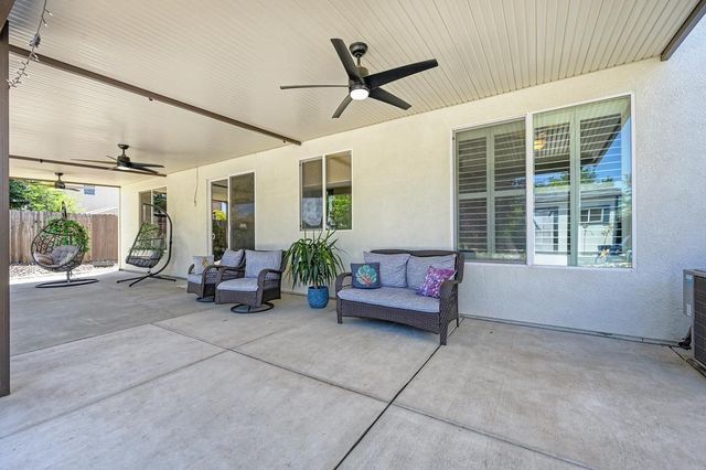 2104 Stansfield Dr, Roseville, CA 95747