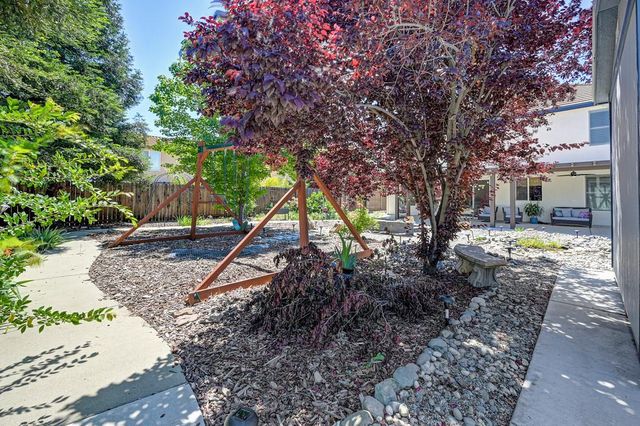 2104 Stansfield Dr, Roseville, CA 95747