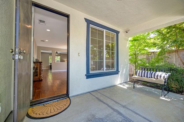 2104 Stansfield Dr, Roseville, CA 95747