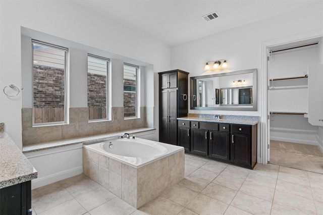 2328 Lucky LN, Leander, TX 78641