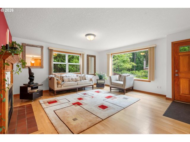 3715 Sw MARQUAM HILL Rd, Portland, OR 97239