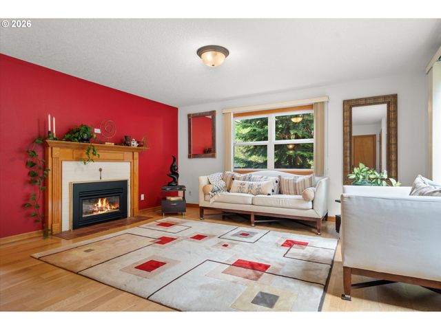 3715 Sw MARQUAM HILL Rd, Portland, OR 97239