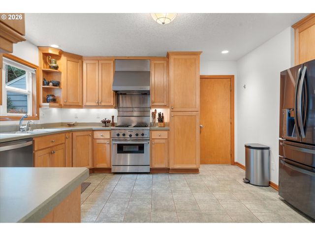 3715 Sw MARQUAM HILL Rd, Portland, OR 97239