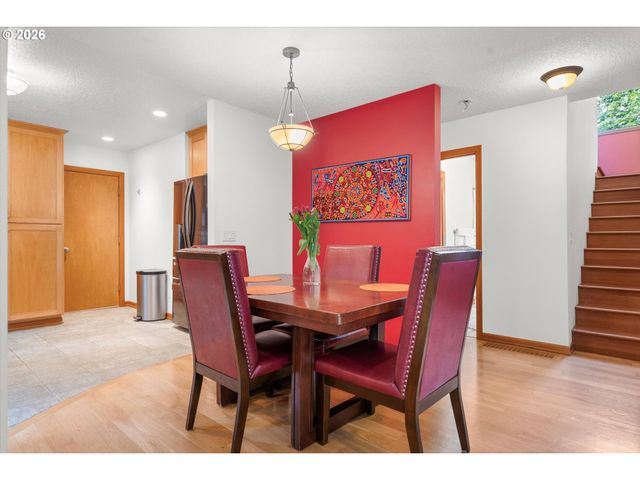 3715 Sw MARQUAM HILL Rd, Portland, OR 97239