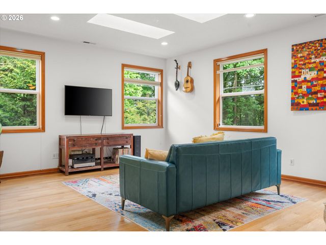 3715 Sw MARQUAM HILL Rd, Portland, OR 97239