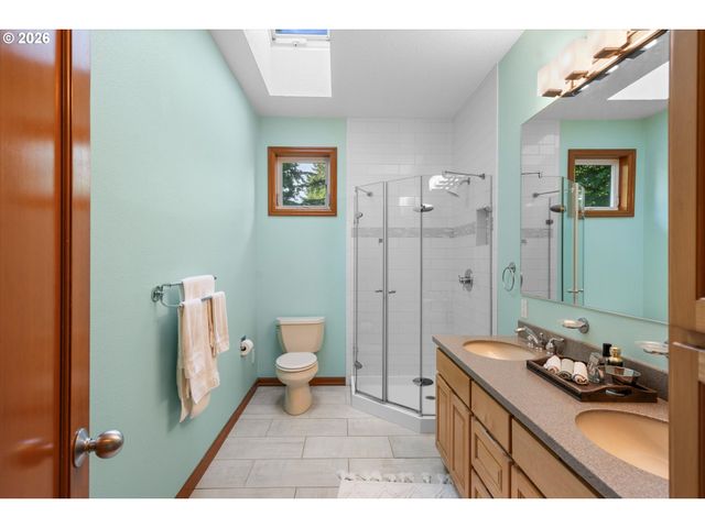 3715 Sw MARQUAM HILL Rd, Portland, OR 97239