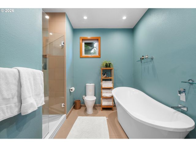 3715 Sw MARQUAM HILL Rd, Portland, OR 97239