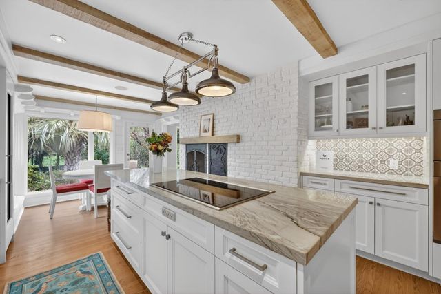 3631 Winding Creek Rd, Sacramento, CA 95864