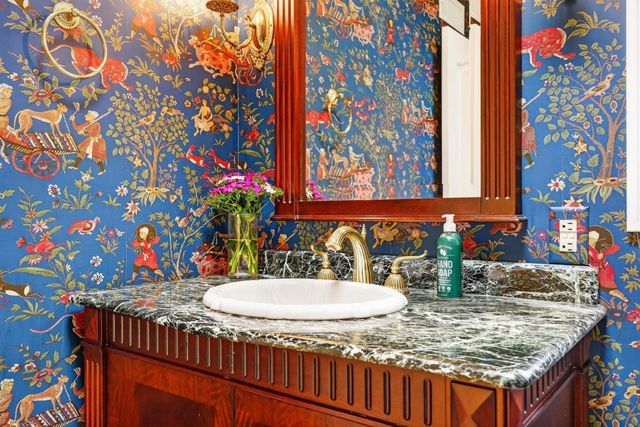 3631 Winding Creek Rd, Sacramento, CA 95864