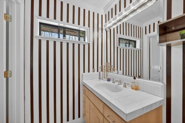 3631 Winding Creek Rd, Sacramento, CA 95864