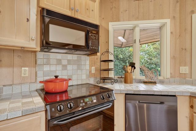 3631 Winding Creek Rd, Sacramento, CA 95864