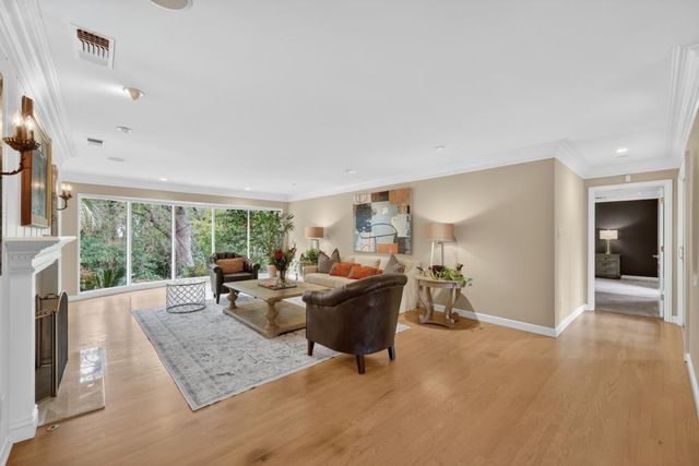 3631 Winding Creek Rd, Sacramento, CA 95864