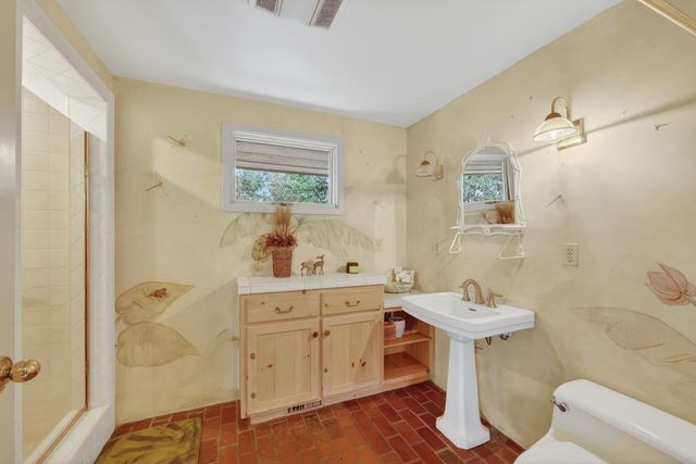 3631 Winding Creek Rd, Sacramento, CA 95864