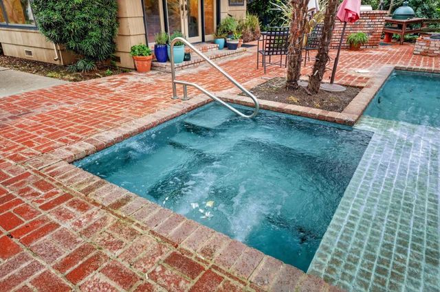 3631 Winding Creek Rd, Sacramento, CA 95864