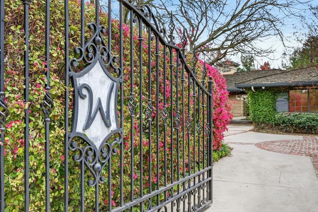 3631 Winding Creek Rd, Sacramento, CA 95864