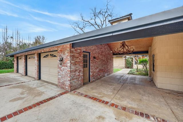 3631 Winding Creek Rd, Sacramento, CA 95864