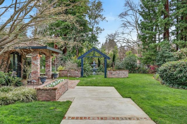 3631 Winding Creek Rd, Sacramento, CA 95864