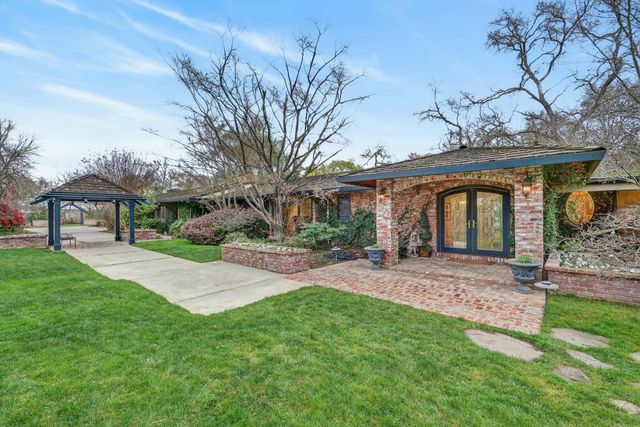 3631 Winding Creek Rd, Sacramento, CA 95864