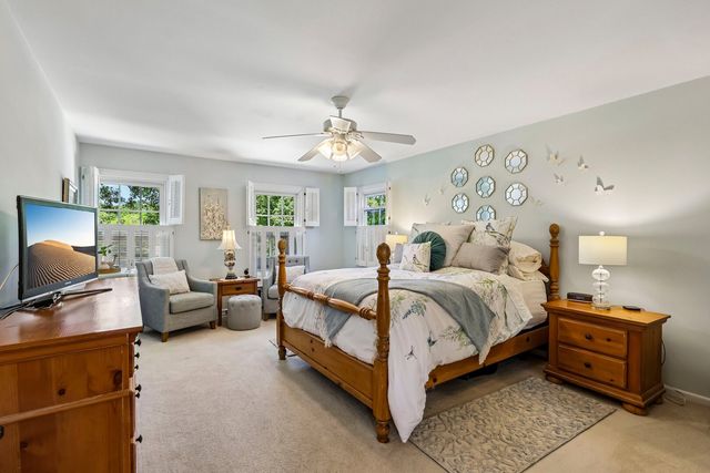 720 Oxbow Lane, Barrington, IL 60010