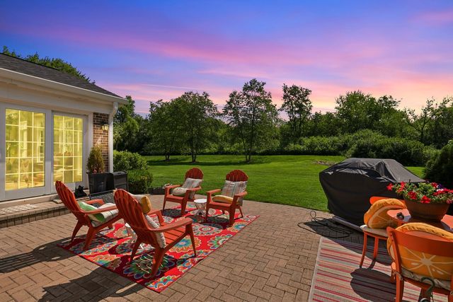 720 Oxbow Lane, Barrington, IL 60010