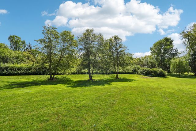 720 Oxbow Lane, Barrington, IL 60010