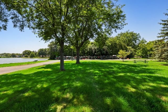 720 Oxbow Lane, Barrington, IL 60010