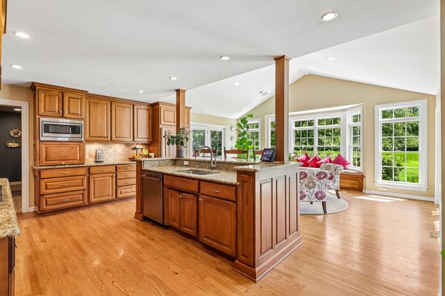 720 Oxbow Lane, Barrington, IL 60010