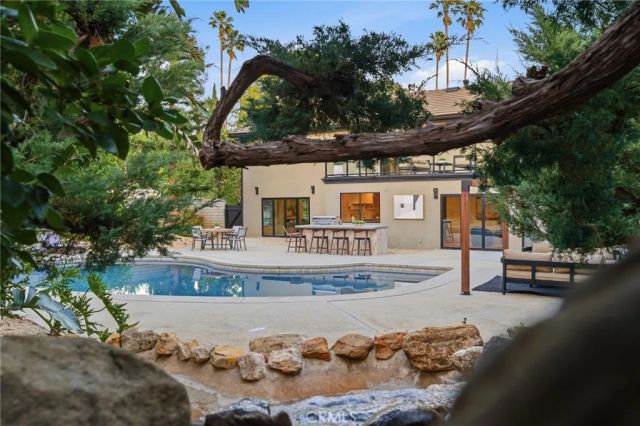 10345 Oso Avenue, Chatsworth, CA 91311