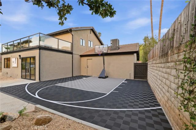 10345 Oso Avenue, Chatsworth, CA 91311