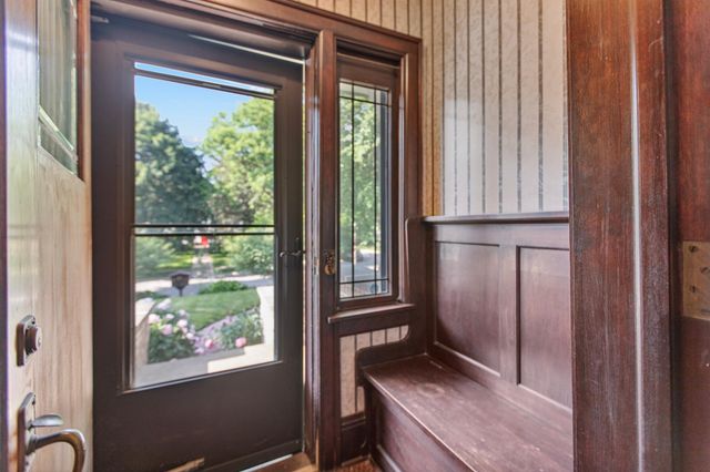 2122 Carroll Avenue, Saint Paul, MN 55104