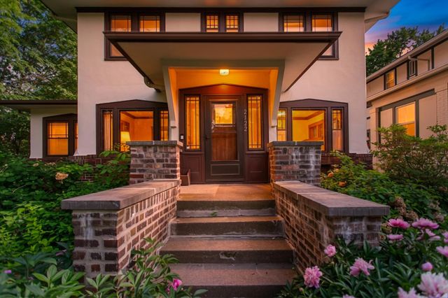 2122 Carroll Avenue, Saint Paul, MN 55104