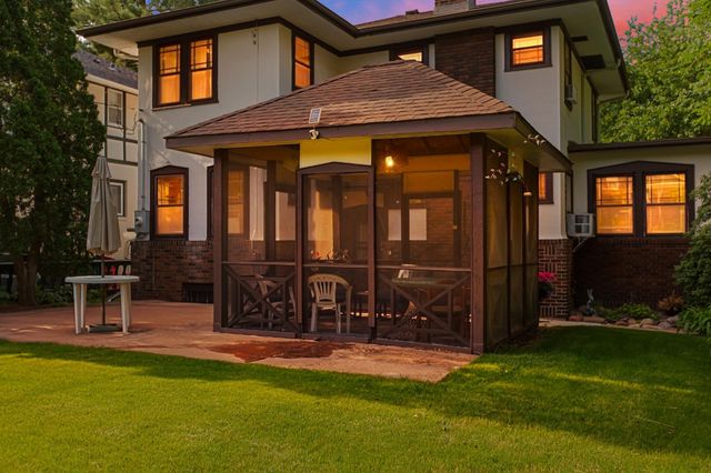 2122 Carroll Avenue, Saint Paul, MN 55104