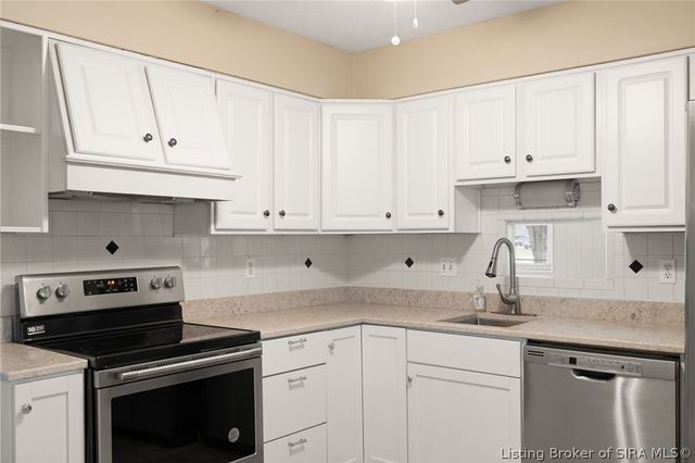 1705 Keats Drive, Clarksville, IN 47129