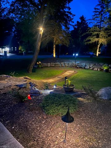1712 Wood Trail, Oxford, MI 48371