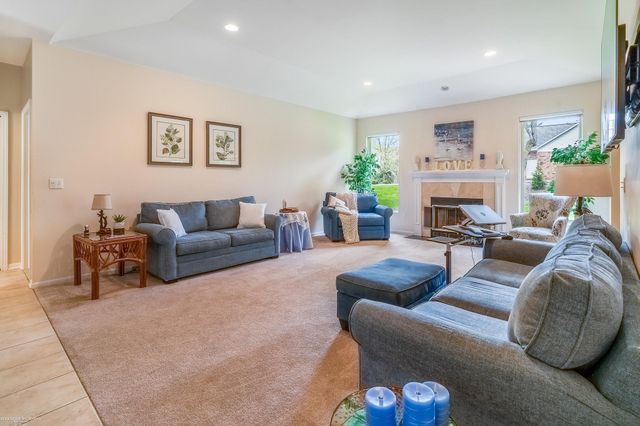 1712 Wood Trail, Oxford, MI 48371
