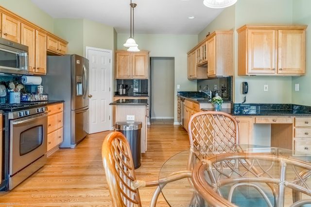 1712 Wood Trail, Oxford, MI 48371