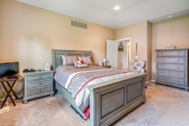 1712 Wood Trail, Oxford, MI 48371