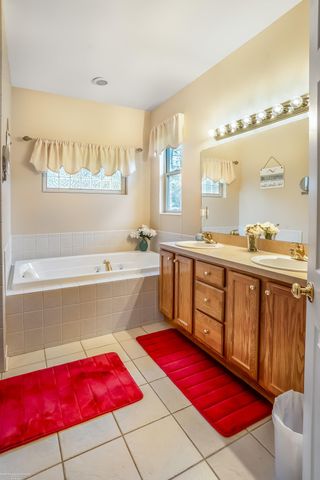 1712 Wood Trail, Oxford, MI 48371