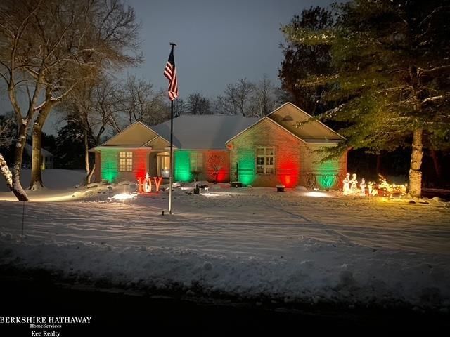 1712 Wood Trail, Oxford, MI 48371