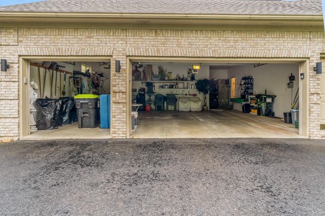 1712 Wood Trail, Oxford, MI 48371
