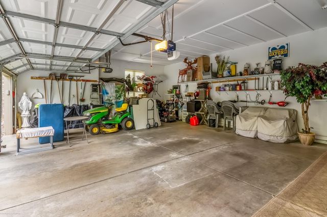 1712 Wood Trail, Oxford, MI 48371