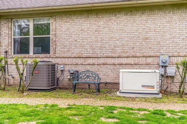 1712 Wood Trail, Oxford, MI 48371