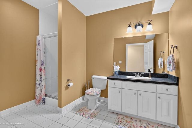 1712 Wood Trail, Oxford, MI 48371