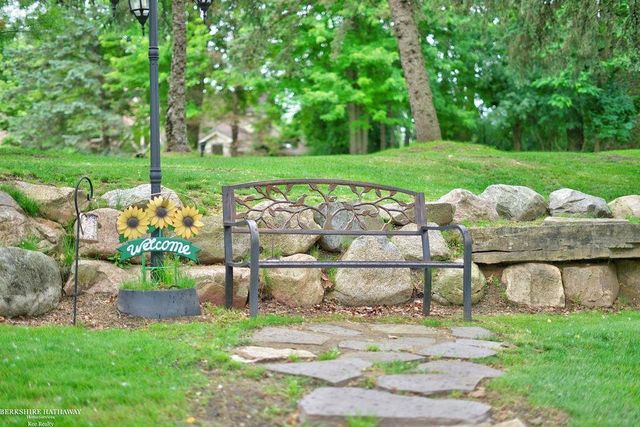 1712 Wood Trail, Oxford, MI 48371