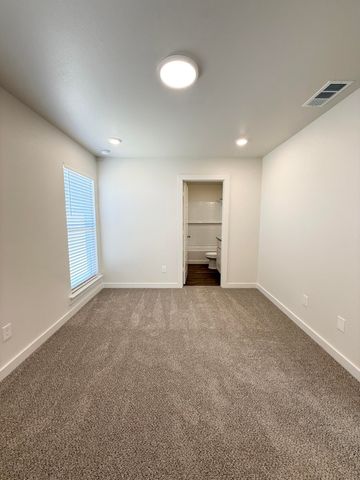 1615 N Clinton Avenue, Lubbock, TX 79416